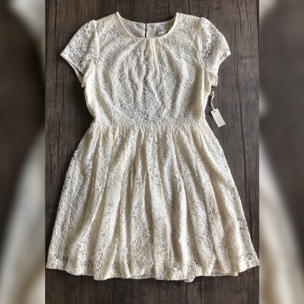 LACE SKATER DRESS